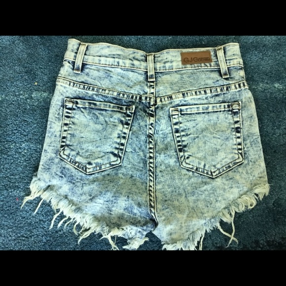 Super high rise booty shorts. Jegging material - Picture 2 of 2